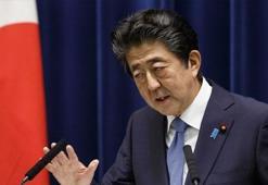 Japonya Başbakanı Abe gözaltına alınan eski bakan için özür diledi