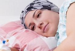 Kanser hastalarına saçlarını bağışladı