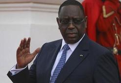 Senegal Cumhurbaşkanı Sall karantinaya alındı