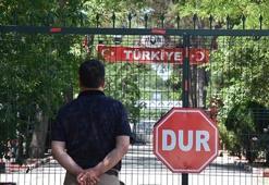 Yunanistan 1 Temmuz'da açılacağını duyurduğu sınır kapıları açmadı