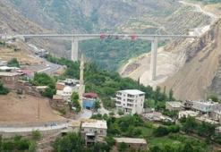 Türkiye'nin en yüksek köprüsü bölge ekonomisini canlandıracak