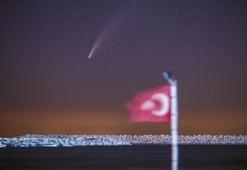 Neowise kuyruklu yıldızı, Türk bayrağı ile aynı karede fotoğraflandı