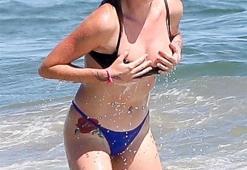 Ireland Baldwin'den olay frikik!