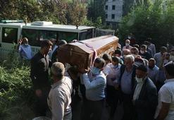 Muğla'da vahşice öldürülen Pınar, Bitlis'te toprağa verildi