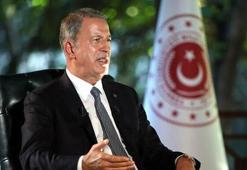 Bakan Akar'dan yabancı basına önemli mesajlar: Fransızlardan özür bekliyoruz