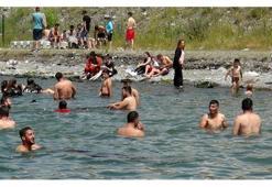 Çıldır Gölü, Ege ve Akdeniz sahillerini aratmıyor!