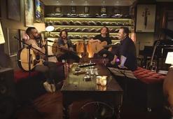 Çok Akustik’in bu haftaki konuğu Gökhan Türkmen idi...