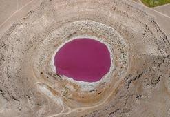 Meyil Obruk Gölü, pembeye büründü
