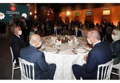 Cumhurbaşkanı Erdoğan, Ahlat'ta sanatçı ve gençlerle bir araya geldi