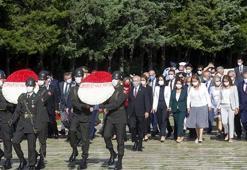 Kılıçdaroğlu, CHP'nin kuruluş yıl dönümünde Anıtkabir'i ziyaret etti