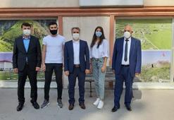 Tıp fakültesini kazanan öğrencilere moral verdiler