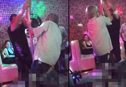 Şok görüntüler! Gece kulübünde 2 erkek 'direk dans' yaptı