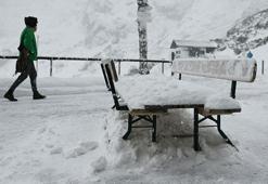Kış Avrupa'ya erken geldi! Her yer beyaza büründü