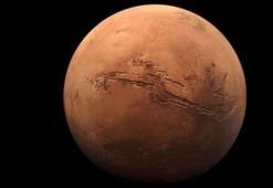 Mars'ın güney kutbunda yer altında tuzlu su gölünün yanı sıra göletler bulunuyor olabilir