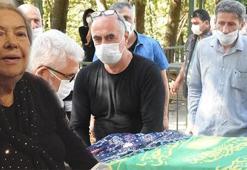 Ünlü yönetmen Ezel Akay'ın acı günü!