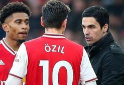 Mesut Özil bunu da gördü!