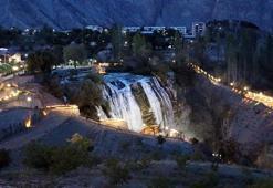 Işıklandırılan Tortum Şelalesi, 24 saat gezilebiliyor