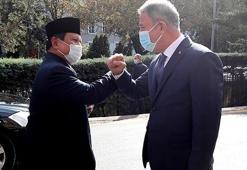 Bakan Akar, Endonezya Savunma Bakanı ile görüştü