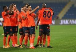 Başakşehir ilk yarıda maçı bitirdi
