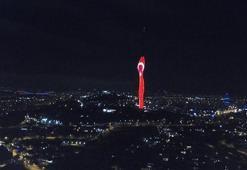Küçük Çamlıca Kulesi'ndeki ışık gösterisi büyüledi!