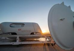 Virgin Hyperloop, içinde yolcu bulunan kapsülle yüksek hızlı sürüşü  test etti