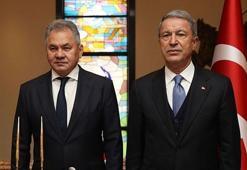 Bakan Akar, Rus mevkidaşı Şoygu ile telefonda görüştü