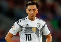 Mesut Özil'in paylaşımı Almanları şok etti