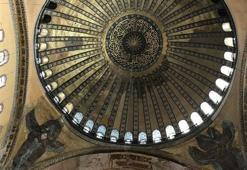 Ayasofya'da dikkat çeken görüntü! Yıllar sonra ortaya çıktı