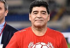 Efsane futbolcu Armando Maradona hayatını  kaybetti