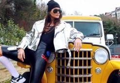 Eda Taşpınar'dan araba pozu