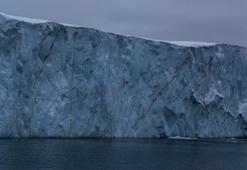 Dünyanın en büyük buz dağı eriyor