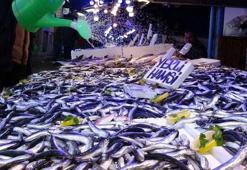 Balık tezgahlarında hafta içi bereketi! 10 lira