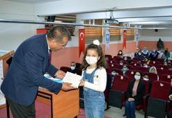 Eğitim Gönüllüleri Vakfı'ndan öğrencilere tablet desteği