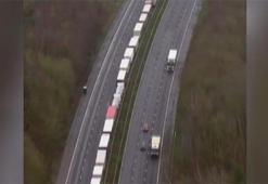 İngiltere’de mutasyon kuyruğu!