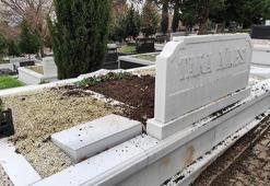 Şarık Tara'nın babalık davası nedeniyle mezarı açıldı