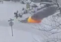 Görenler şoke oldu! Kar temizlemek için lav silahı kullandı