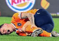 Rakibe koşarken bir anda yere yığıldı! Skrtel şoku