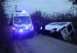 Düzce'de işçi servisi devrildi: 9 yaralı