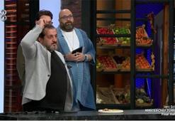 Masterchef'te bir kaşık daha atıldı! Emir'den sonra...