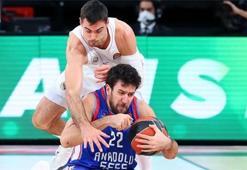 Anadolu Efes Causeur ve Thompkins'i durduramadı