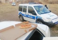 Çaldıkları arabada pizza yerken yakalandılar!