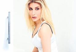 İrem Derici'den sürpriz