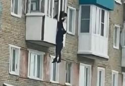 Balkondan sarkarak evden kaçmaya çalıştı! Evli kadınla yasak aşk...