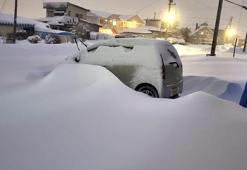 Kar ve fırtına can aldı! 13 ölü... 100 bin ev elektriksiz kaldı, uçuşlar iptal
