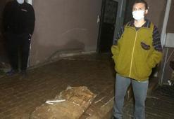 Balkondan inşaat çalışmasını izlerken fark etti! Eve getirip yıkayınca...
