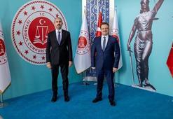 Adalet Bakanı Gül İstanbul Cumhuriyet Başsavcısı'nı ziyaret etti
