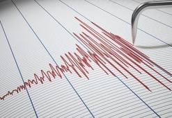 Ege'de korkutan deprem! Şiddeti...