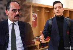 Mesut Özil yola çıktı saat 00.15'te İstanbul'da! İlk mesaj İbrahim Kalın'dan