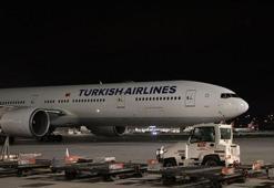 Çin'den gelen aşıları taşıyan uçak iniş yaptı!