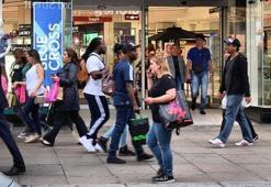 Boohoo, Debenhams'ı satın aldı! Binlerce kişi işten çıkarılacak